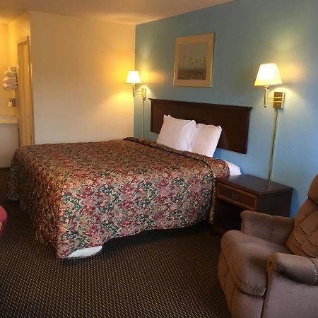 Budget Inn Caravan Motel Harrisonville Eksteriør billede